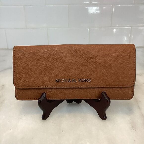 Michael Kors Slim Cross Grain Leather Full Sized Sleek Wallet - Picture 1 of 16